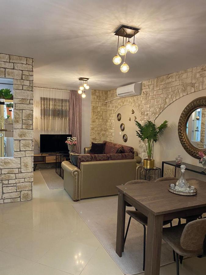 In The Castle Ii- House Appartement Ioannina Buitenkant foto